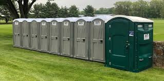 Best Standard Portable Toilet Rental  in Raeford, NC